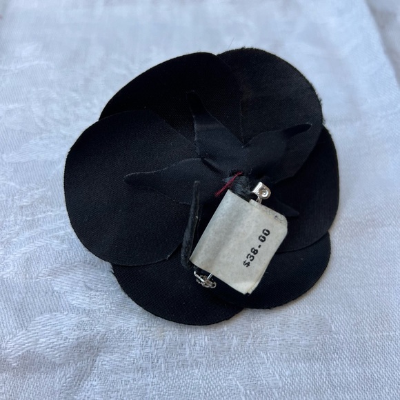 Chanel inspired silk camellia pins. - Picture 3 of 7